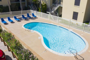 Spotless Updated Condo with Pool - Habitat unit 7